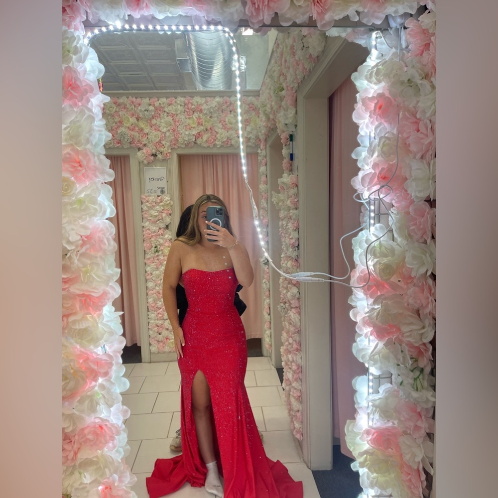 Red Sherri Hill prom dress